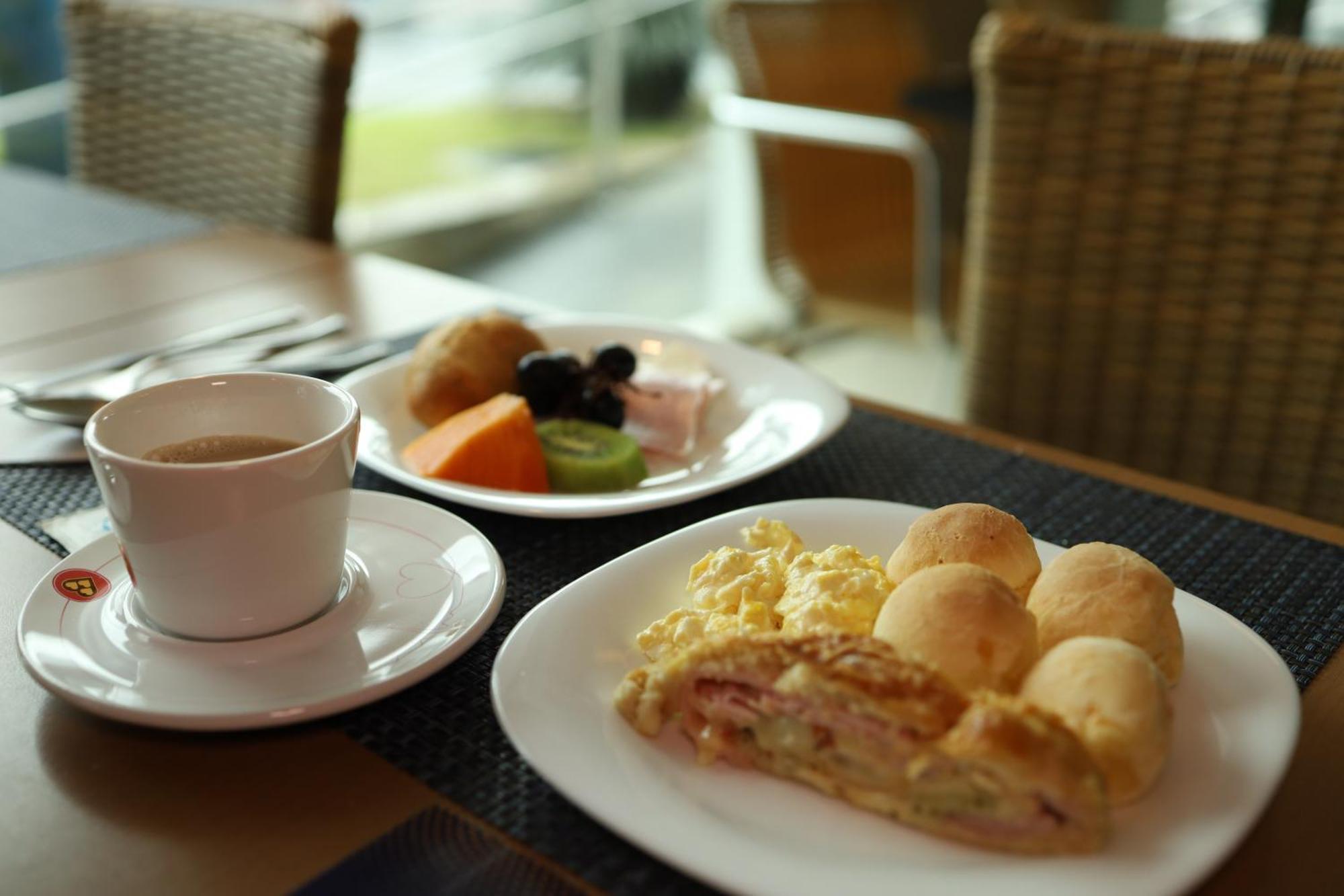 Comfort Hotel Кампус дус Гойтаказиш Екстериор снимка