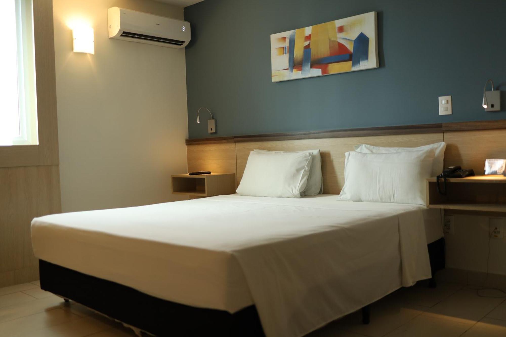 Comfort Hotel Кампус дус Гойтаказиш Екстериор снимка