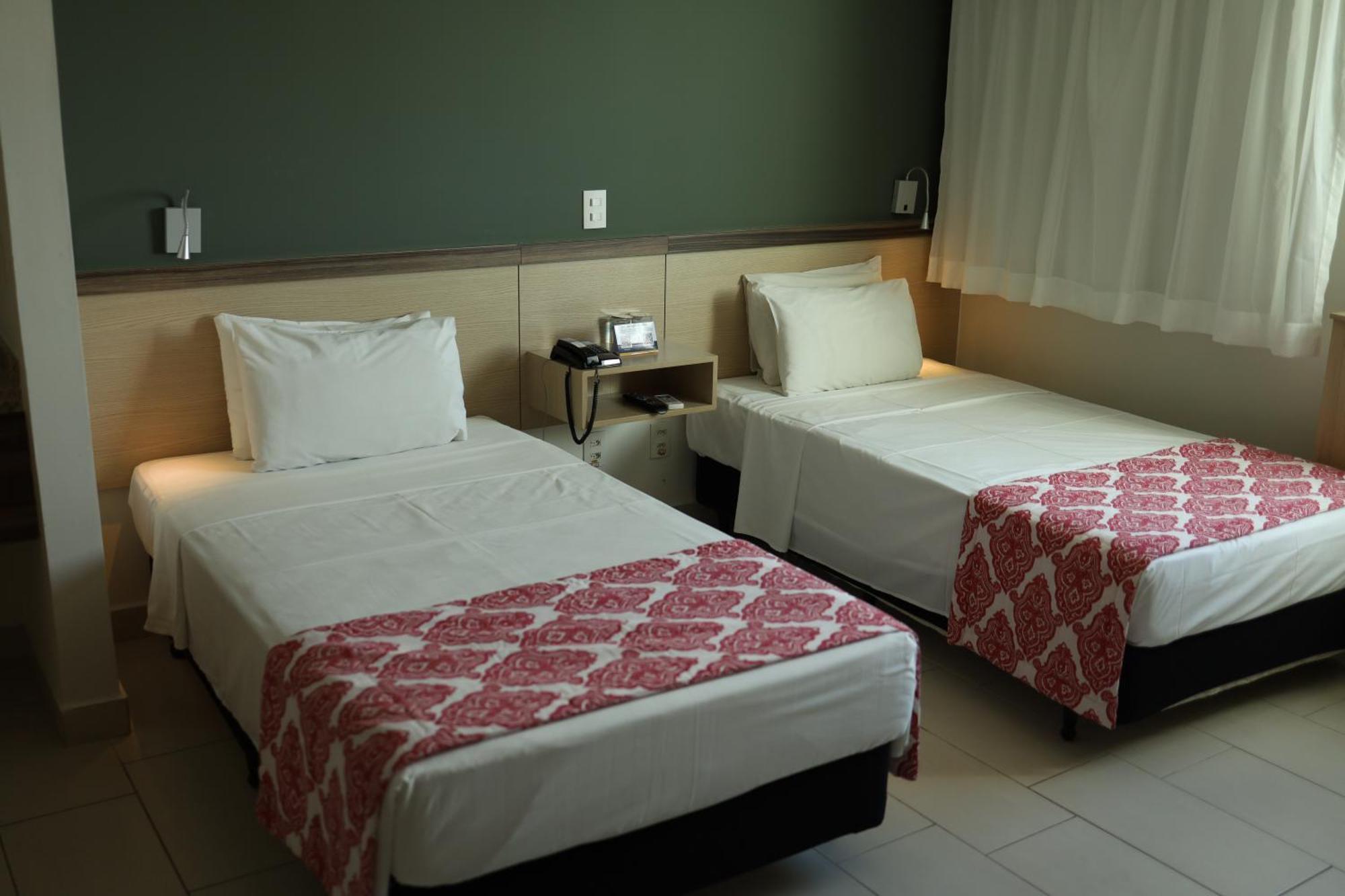 Comfort Hotel Кампус дус Гойтаказиш Екстериор снимка