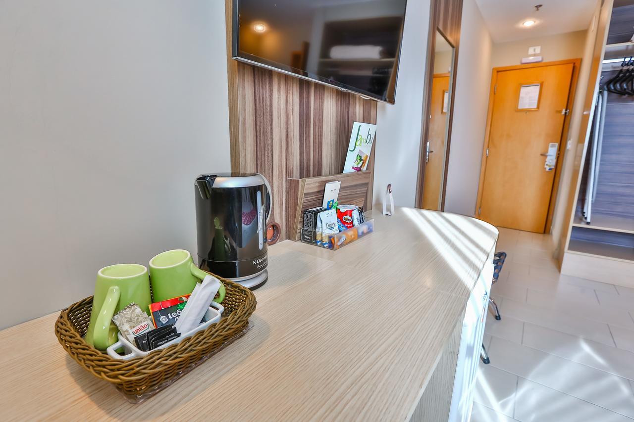 Comfort Hotel Кампус дус Гойтаказиш Екстериор снимка